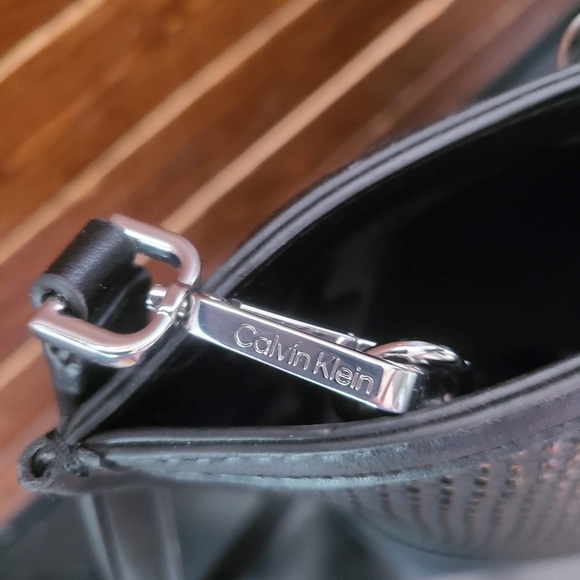 BRAND NEW Calvin Klein Satchel. - Picture 5 of 7